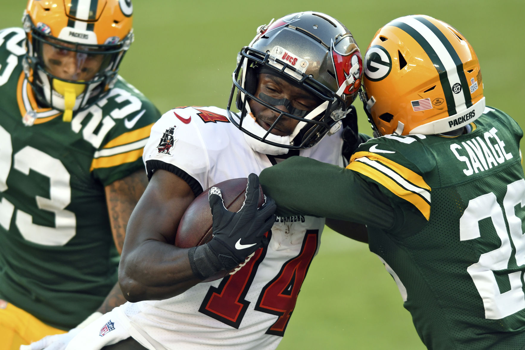 Buccaneers 38, Packers 10